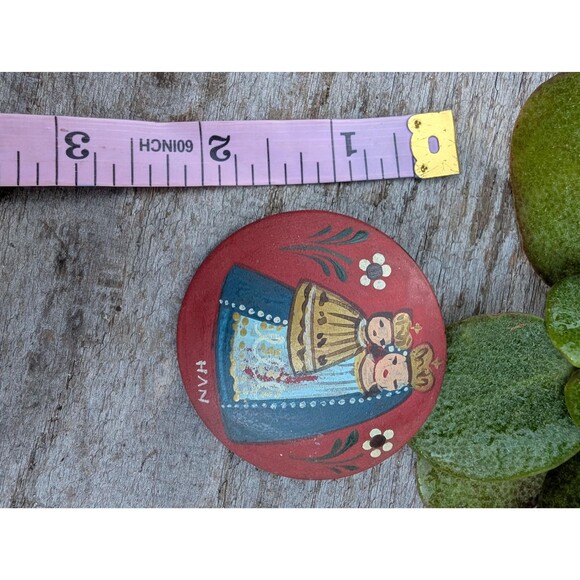 Vintage Madonna Child Pin: Hand Crafted Austrian Brooch - Picture 5 of 10